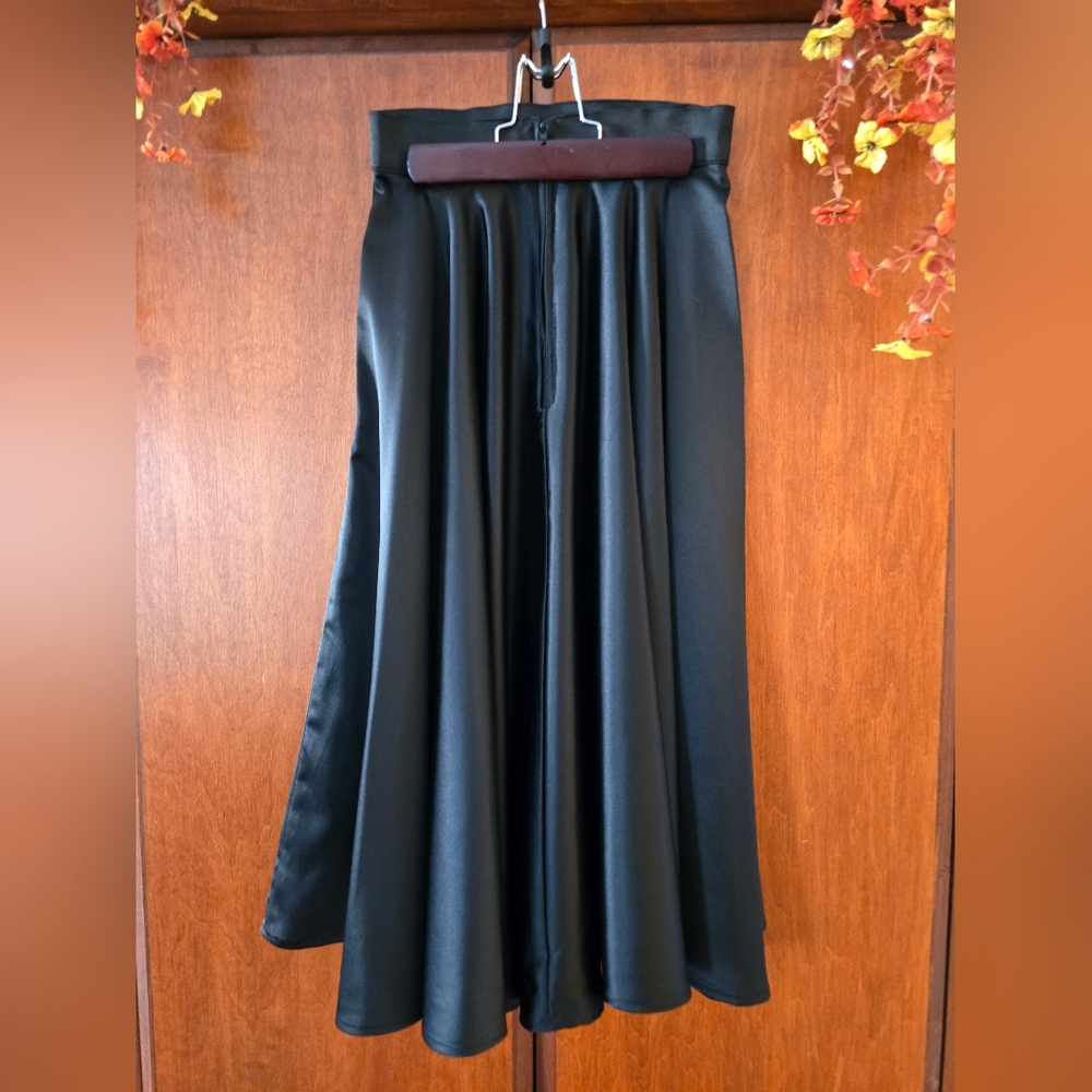 Vixen by Micheline Pitt Black Satin Full Circle Skirt - Picture 2 of 5